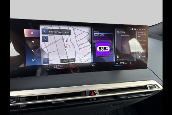 BMW iX xDrive40 High Executive 77 kWh | Pano | Elek Trekhaak | 360 Camera | Memory stoelen | Laser Light |