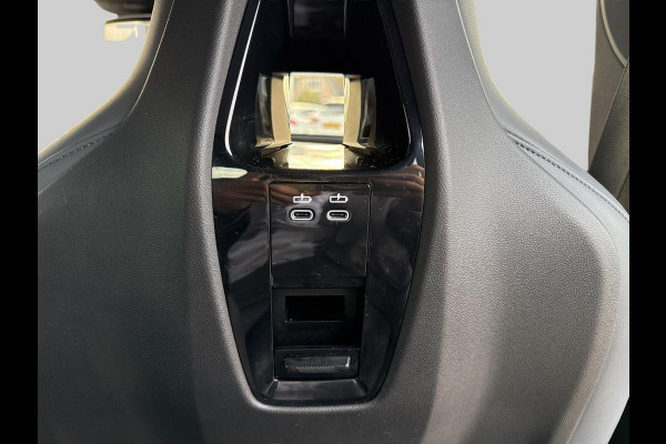 BMW iX xDrive40 High Executive 77 kWh | Pano | Elek Trekhaak | 360 Camera | Memory stoelen | Laser Light |