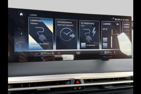 BMW iX xDrive40 High Executive 77 kWh | Pano | Elek Trekhaak | 360 Camera | Memory stoelen | Laser Light |