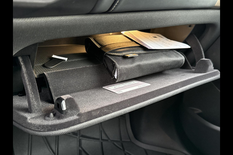 BMW iX xDrive40 High Executive 77 kWh | Pano | Elek Trekhaak | 360 Camera | Memory stoelen | Laser Light |