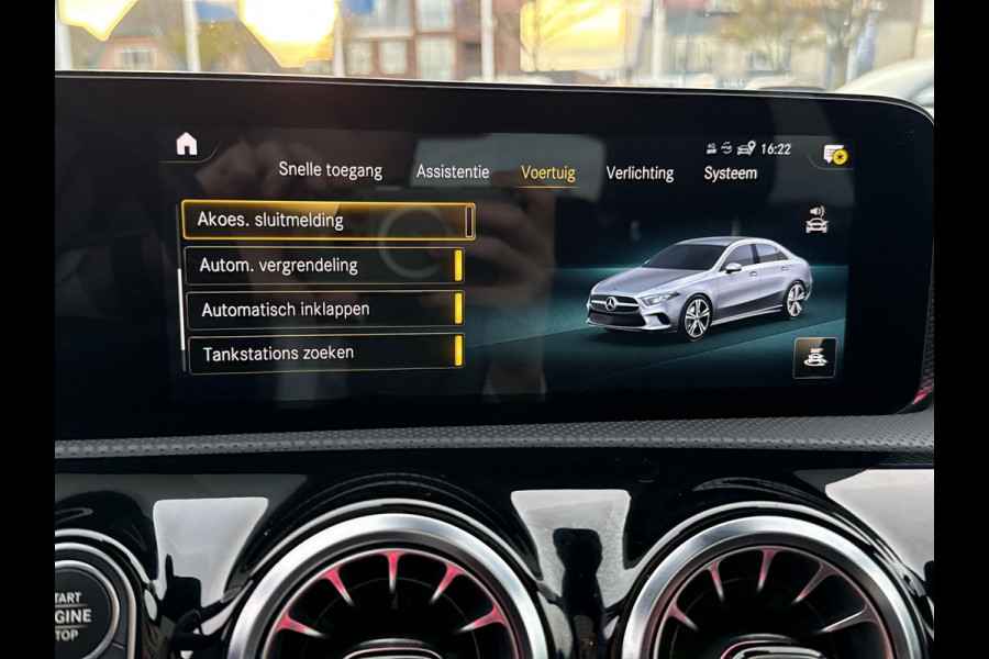 Mercedes-Benz A-Klasse 180 Business Solution Luxury | Pano | Memory stoelen | Achteruitrij camera |