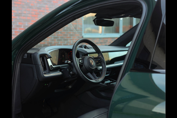 Porsche Cayenne Coupé 3.0 E-Hybrid | PTS Goodwood Green - Pano - Luchtvering