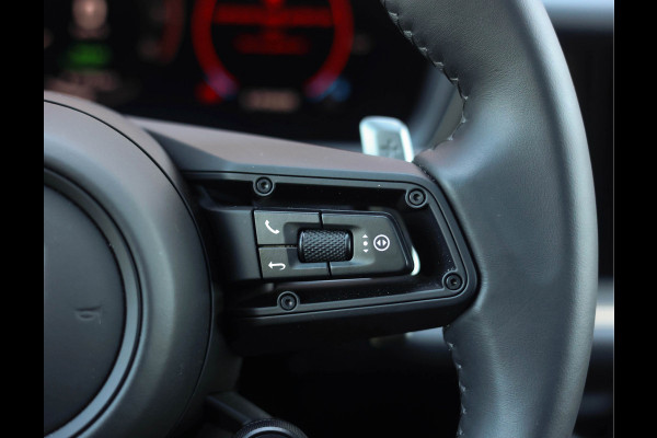 Porsche Cayenne Coupé 3.0 E-Hybrid | PTS Goodwood Green - Pano - Luchtvering