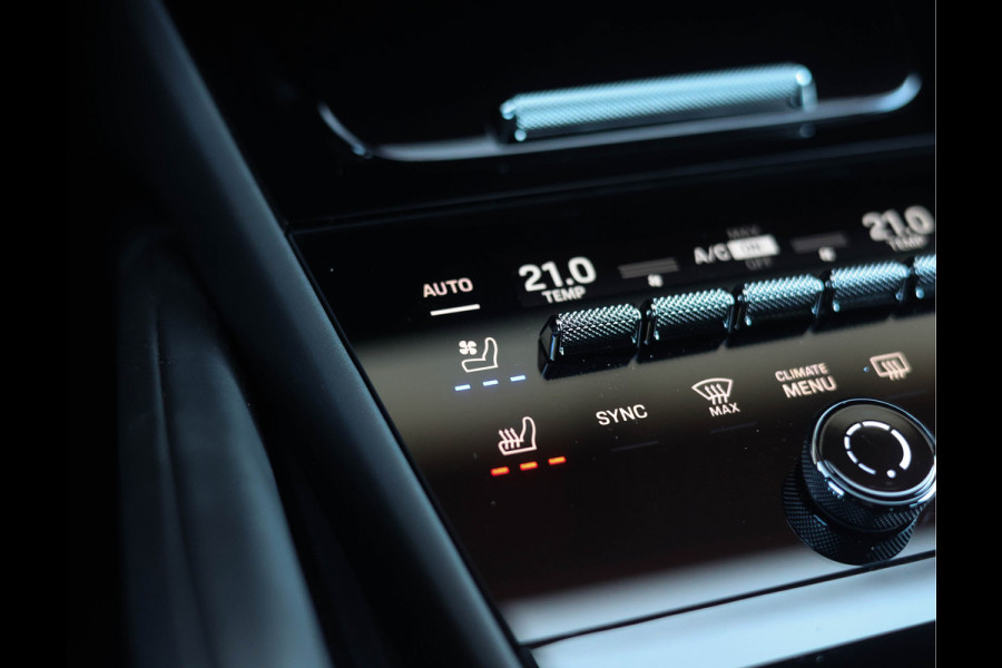 Porsche Cayenne Coupé 3.0 E-Hybrid | PTS Goodwood Green - Pano - Luchtvering