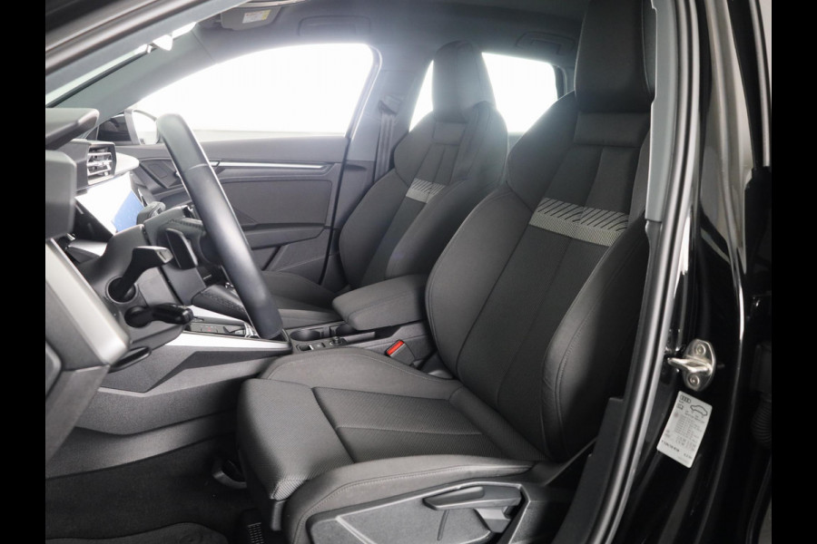 Audi A3 Sportback 30 TFSI Business edition 110 PK S-Tronic |  Navigatie | Parkeersensoren | LED koplampen |