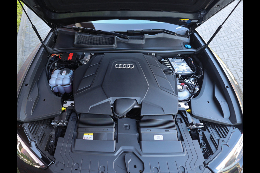 Audi Q8 60 TFSI e Quattro Pro Line S Competition | B&O - Trekhaak - Pano - SoftClose - Massage