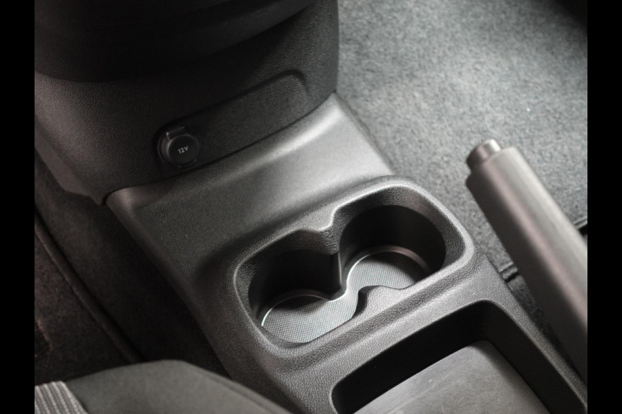 Opel Combo 1.5D 130pk Automaat L1H1 Edition | Navigatie | Apple Carplay/Android Auto | Parkeer sensoren | DAB | Airco | Dakrails | Trekhaak | Lat om lat laadruimte