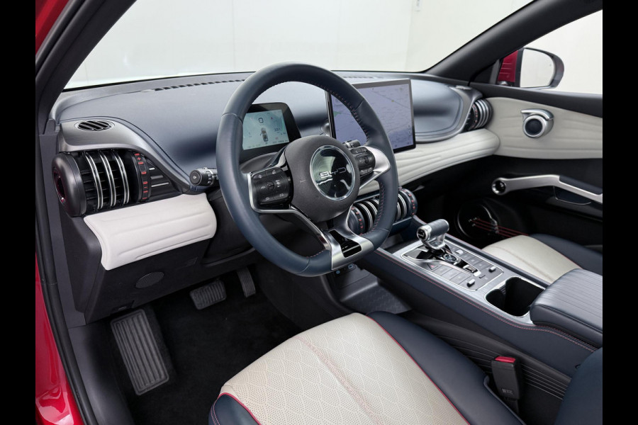 BYD ATTO 3 Comfort 60 kWh PANO| STOELVERW.| FABR. GARANTIE T/M 2029 | AANDRIJFLIJN EN ACCU ZELFS T/M 2031 | BTW VERREKENBAAR