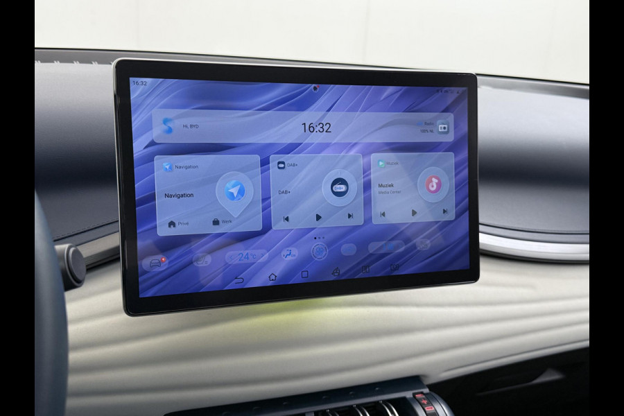 BYD ATTO 3 Comfort 60 kWh PANO| STOELVERW.| FABR. GARANTIE T/M 2029 | AANDRIJFLIJN EN ACCU ZELFS T/M 2031 | BTW VERREKENBAAR