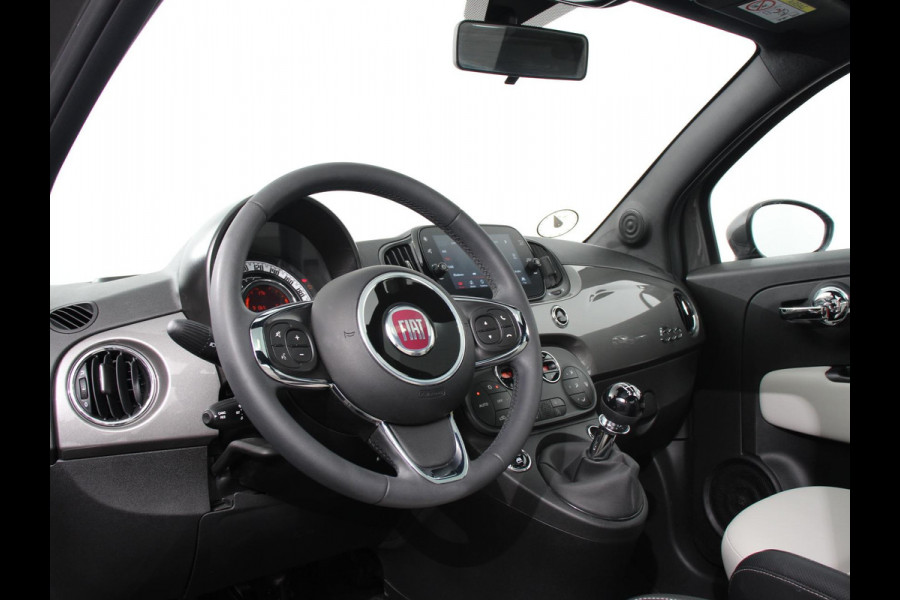 Fiat 500 1.0 Hybrid Dolcevita | Climate control | Cruise control | Panorama dak | Parkeersensor achter | Radio Apple Carplay/ Android Auto