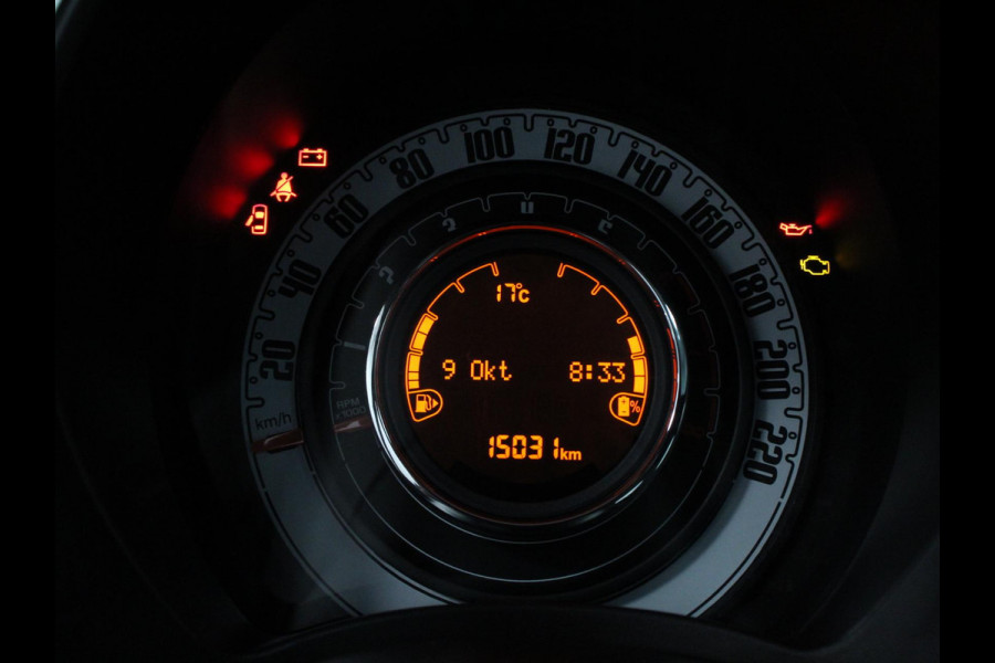 Fiat 500 1.0 Hybrid Dolcevita | Climate control | Cruise control | Panorama dak | Parkeersensor achter | Radio Apple Carplay/ Android Auto