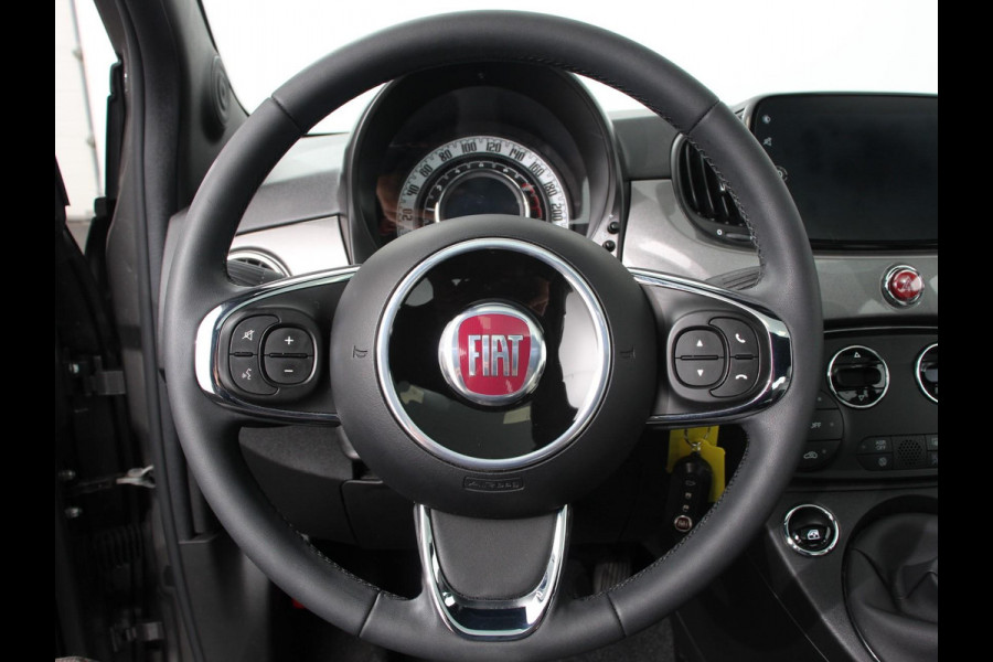 Fiat 500 1.0 Hybrid Dolcevita | Climate control | Cruise control | Panorama dak | Parkeersensor achter | Radio Apple Carplay/ Android Auto