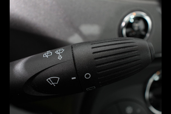 Fiat 500 1.0 Hybrid Dolcevita | Climate control | Cruise control | Panorama dak | Parkeersensor achter | Radio Apple Carplay/ Android Auto