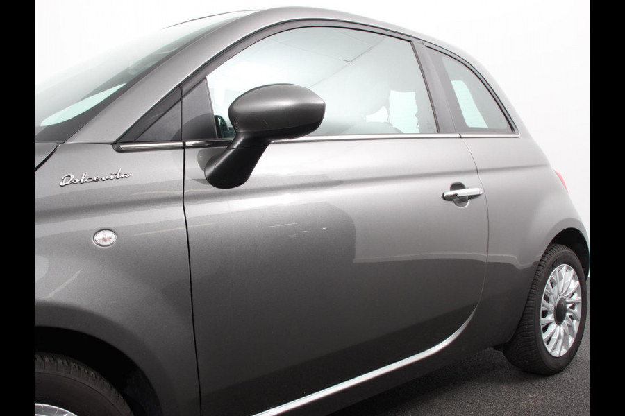 Fiat 500 1.0 Hybrid Dolcevita | Climate control | Cruise control | Panorama dak | Parkeersensor achter | Radio Apple Carplay/ Android Auto