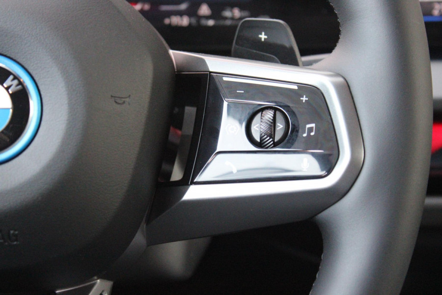 BMW X3 30e xDRIVE M-SPORT 299PK | M-SPORTPAKKET 337 MET O.A. M AERODYNAMICA PAKKET - SHADOWLINE RAAMOMLIJSTING - M-SPORT ONDERSTEL - M-INTERIEUR PAKKET - VEGANZA LEDEREN BEKLEDING - M-SPORT INTERIEURLIJSTEN - M-SPORTSTUUR - M ZWARTE HEMELBEKLEDING | PREMIUM PACK MET O.A. LENDESTEUN ELEKTRISCH VERSTELBAAR OP DE VOORSTOELEN - HARMAN KARDON PREMIUM ADIO - TRAVEL EN COMFORT SYSTEM - ADAPTIEVE FULL LED KOPLAMPEN | PROFESSIONAL PACK MET O.A. PARKING ASSISTANT PLUS - DRIVING ASSISTANT PLUS - INTERIEUR CAMERA - BMW LIVE COCKPIT PROFESSIONAL | ELEKTRISCHE VERSTELBARE SPORTSTOELEM MET