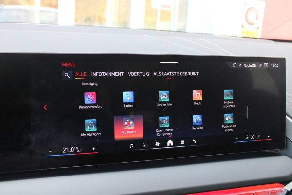 BMW X3 30e xDRIVE M-SPORT 299PK | M-SPORTPAKKET 337 MET O.A. M AERODYNAMICA PAKKET - SHADOWLINE RAAMOMLIJSTING - M-SPORT ONDERSTEL - M-INTERIEUR PAKKET - VEGANZA LEDEREN BEKLEDING - M-SPORT INTERIEURLIJSTEN - M-SPORTSTUUR - M ZWARTE HEMELBEKLEDING | PREMIUM PACK MET O.A. LENDESTEUN ELEKTRISCH VERSTELBAAR OP DE VOORSTOELEN - HARMAN KARDON PREMIUM ADIO - TRAVEL EN COMFORT SYSTEM - ADAPTIEVE FULL LED KOPLAMPEN | PROFESSIONAL PACK MET O.A. PARKING ASSISTANT PLUS - DRIVING ASSISTANT PLUS - INTERIEUR CAMERA - BMW LIVE COCKPIT PROFESSIONAL | ELEKTRISCHE VERSTELBARE SPORTSTOELEM MET