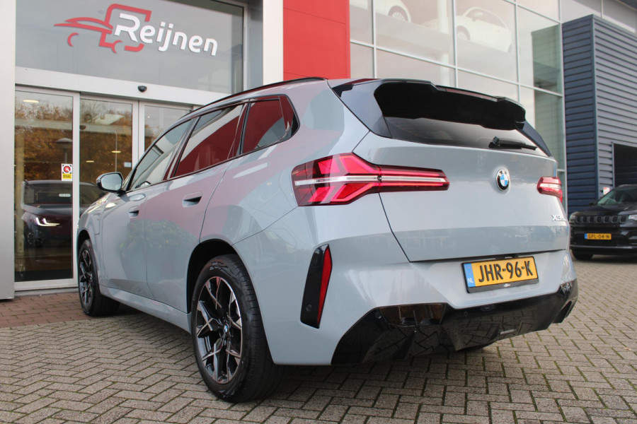 BMW X3 30e xDRIVE M-SPORT 299PK | M-SPORTPAKKET 337 MET O.A. M AERODYNAMICA PAKKET - SHADOWLINE RAAMOMLIJSTING - M-SPORT ONDERSTEL - M-INTERIEUR PAKKET - VEGANZA LEDEREN BEKLEDING - M-SPORT INTERIEURLIJSTEN - M-SPORTSTUUR - M ZWARTE HEMELBEKLEDING | PREMIUM PACK MET O.A. LENDESTEUN ELEKTRISCH VERSTELBAAR OP DE VOORSTOELEN - HARMAN KARDON PREMIUM ADIO - TRAVEL EN COMFORT SYSTEM - ADAPTIEVE FULL LED KOPLAMPEN | PROFESSIONAL PACK MET O.A. PARKING ASSISTANT PLUS - DRIVING ASSISTANT PLUS - INTERIEUR CAMERA - BMW LIVE COCKPIT PROFESSIONAL | ELEKTRISCHE VERSTELBARE SPORTSTOELEM MET