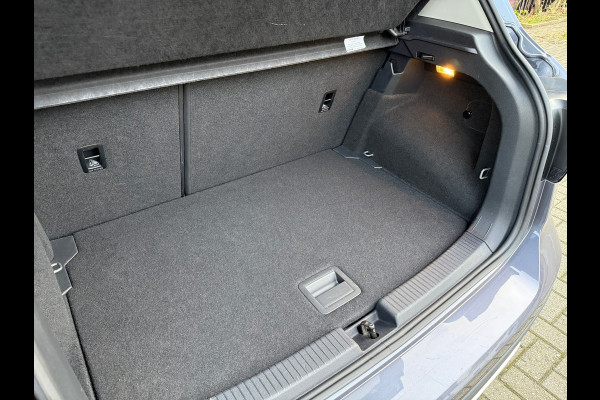 Volkswagen T-Cross 1.5 TSI 150pk Style - Automaat - Navi Apple/Android - Parkeerhulp - Climate