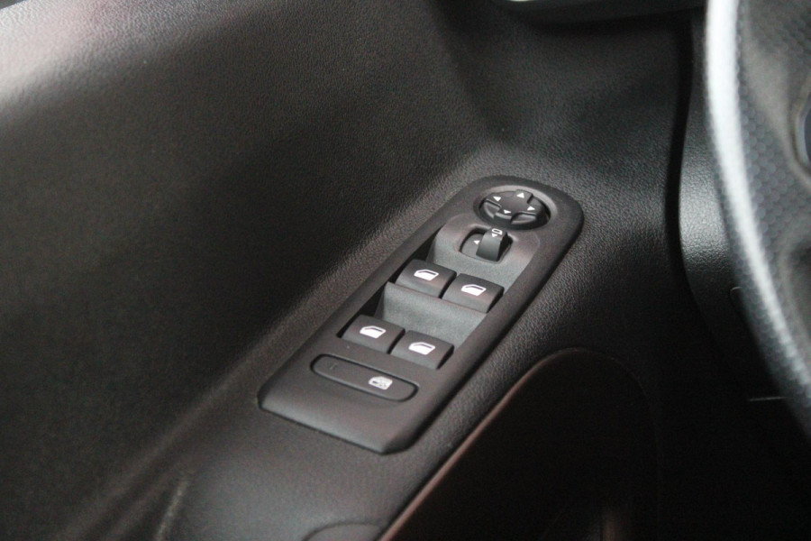 Peugeot Rifter 1.2 130PK AUTOMAAT GT-LINE | PANORAMA DAK INCL. BAGAGE DEK | TREKHAAK | NAVIGATIE | APPLE CARPLAY/ANDROID AUTO | PARKEERSENSOREN ACHTER | LICHTMETALEN VELGEN | CLIMATE CONTROL | CRUISE CONTROL | DAB+ RADIO |