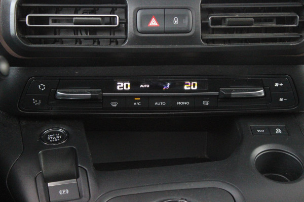 Peugeot Rifter 1.2 130PK AUTOMAAT GT-LINE | PANORAMA DAK INCL. BAGAGE DEK | TREKHAAK | NAVIGATIE | APPLE CARPLAY/ANDROID AUTO | PARKEERSENSOREN ACHTER | LICHTMETALEN VELGEN | CLIMATE CONTROL | CRUISE CONTROL | DAB+ RADIO |