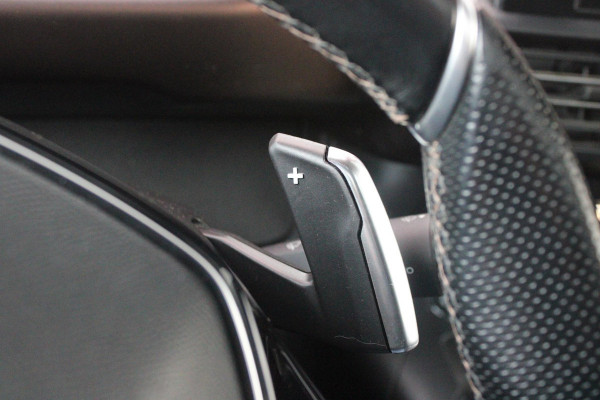 Peugeot Rifter 1.2 130PK AUTOMAAT GT-LINE | PANORAMA DAK INCL. BAGAGE DEK | TREKHAAK | NAVIGATIE | APPLE CARPLAY/ANDROID AUTO | PARKEERSENSOREN ACHTER | LICHTMETALEN VELGEN | CLIMATE CONTROL | CRUISE CONTROL | DAB+ RADIO |