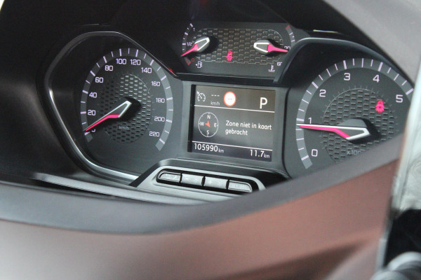 Peugeot Rifter 1.2 130PK AUTOMAAT GT-LINE | PANORAMA DAK INCL. BAGAGE DEK | TREKHAAK | NAVIGATIE | APPLE CARPLAY/ANDROID AUTO | PARKEERSENSOREN ACHTER | LICHTMETALEN VELGEN | CLIMATE CONTROL | CRUISE CONTROL | DAB+ RADIO |