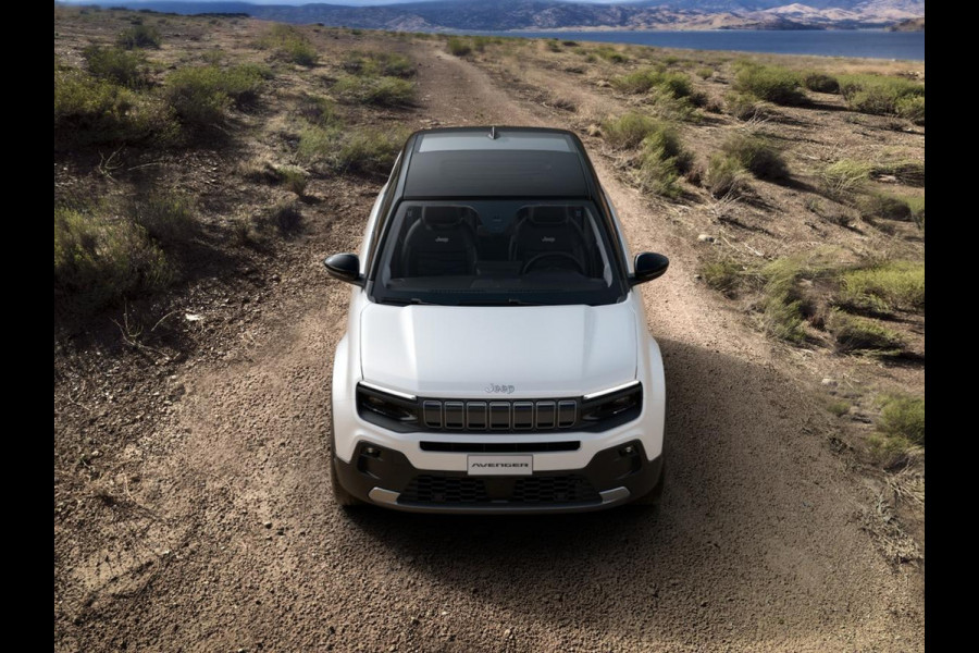 Jeep Avenger Summit 54 kWh | 17% Bijtelling | Schuif/Kanteldak | Leder&Winter Pack | Warmtepomp | Info&Convenience Pack