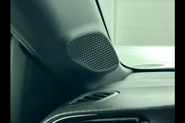 Opel Corsa 1.2 Turbo 136pk Hybrid GS Auto. Navigatie Apple Carplay/ Android Auto Camera Parkeersensoren Cruise Control Stoel- en stuurverwarming Airco Lichtmetalen velgen Getinte ramen