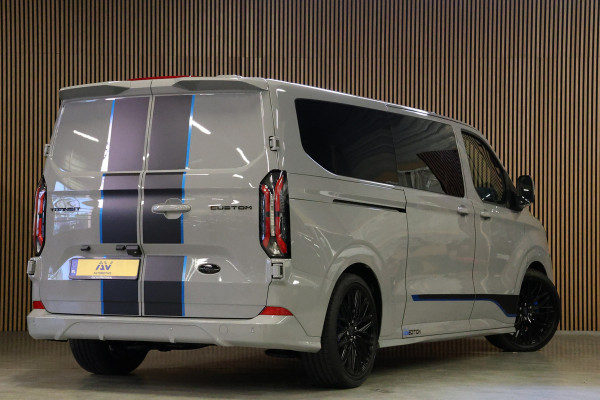 Ford Transit Custom 300 2.0 TDCI L2H1 Sport 170 PK DC | L+R Schuifdeur | Dubbel Cabine | 360 Camera | ACC | Blind Spot | Navigatie | Camera | CarPla | Raptor Edition | Elek. Trekhaak | 5-Zitter | BPM VRIJ | Verlengde fabrieksgarantie tot 12-2029 | Dubbel Cabine
