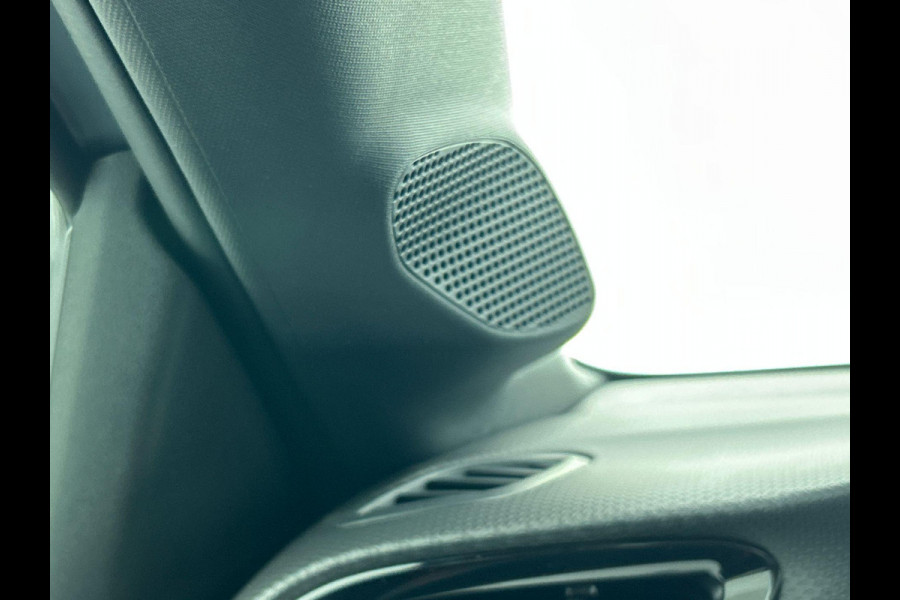 Opel Corsa 1.2 Turbo 136pk Hybrid GS Auto. Navigatie Apple Carplay/ Android Auto Camera Parkeersensoren Cruise Control Stoel- en stuurverwarming Airco Lichtmetalen velgen Getinte ramen