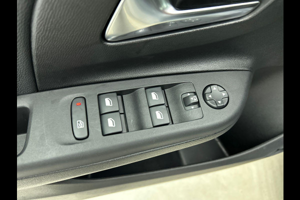 Opel Corsa 1.2 Turbo 136pk Hybrid GS Auto. Navigatie Apple Carplay/ Android Auto Camera Parkeersensoren Cruise Control Stoel- en stuurverwarming Airco Lichtmetalen velgen Getinte ramen