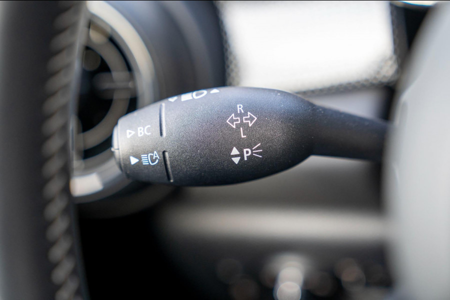 MINI Cooper 1.5 Classic | Prijs rijklaar incl. 12 mnd garantie | Lmv Navi Camera Pdc Apple/Android Stoelverw