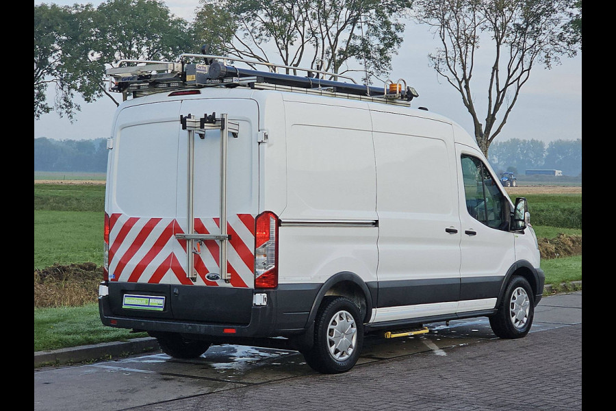 Ford Transit 350 2.0 TDCI L2H2 Trend Imperiaal Werkplaats-Inrichting Navi Airco Camera 130Pk Euro6 Oh-Historie 1e Eigenaar!