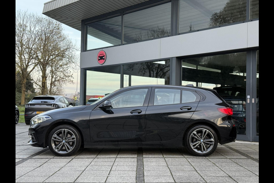 BMW 1-serie 118i Aut. Exe Sportline M-Int | Trekhaak | Facelift | Virtual Cockpit |