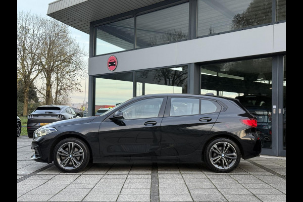 BMW 1-serie 118i Aut. Exe Sportline M-Int | Trekhaak | Facelift | Virtual Cockpit |
