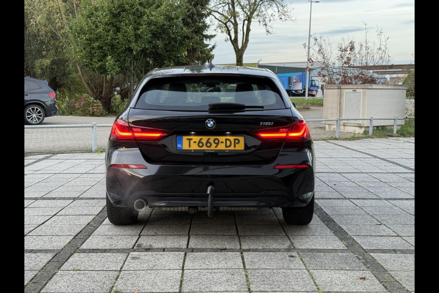 BMW 1-serie 118i Aut. Exe Sportline M-Int | Trekhaak | Facelift | Virtual Cockpit |