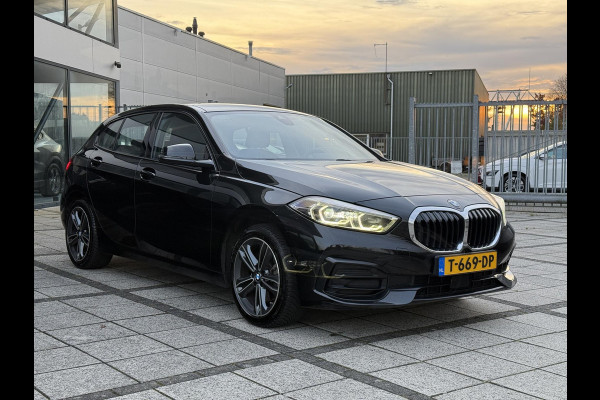 BMW 1-serie 118i Aut. Exe Sportline M-Int | Trekhaak | Facelift | Virtual Cockpit |