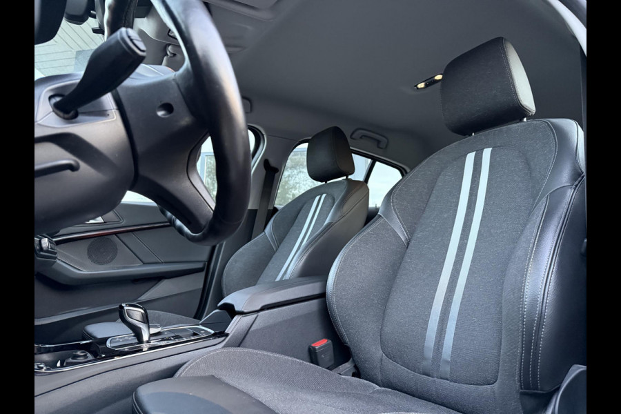 BMW 1-serie 118i Aut. Exe Sportline M-Int | Trekhaak | Facelift | Virtual Cockpit |