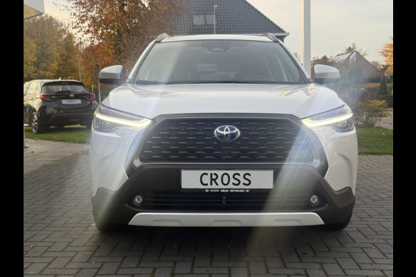 Toyota Corolla Cross 1.8 Hybrid Style | Parelmoer wit, Dodehoekherkenning, Parkeersensoren, Stoel + Stuurverwarming, Keyless, 18 inch