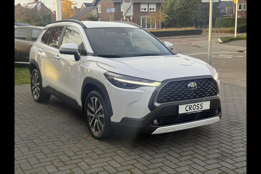 Toyota Corolla Cross 1.8 Hybrid Style | Parelmoer wit, Dodehoekherkenning, Parkeersensoren, Stoel + Stuurverwarming, Keyless, 18 inch