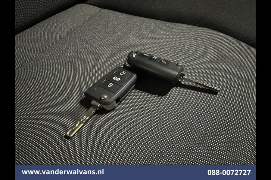 Volkswagen Crafter 2.0 TDI 141pk L3H3 L2H2 Euro6 Airco | Camera | Apple Carplay | Android Auto | Cruisecontrol Massagestoel, Chauffeursstoel