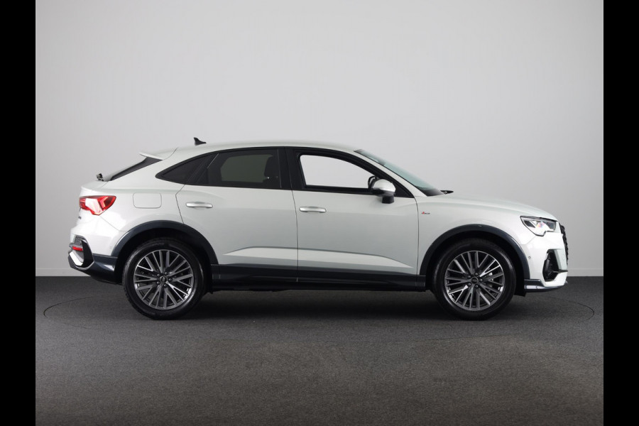 Audi Q3 Sportback 35 TFSI S Edition Competition | Zakelijke financiering 3,99% | Adaptive cruise control | Sonos premium 3d sound | Optiekpakket zwart plus | Ambient verlichting | Keyless |