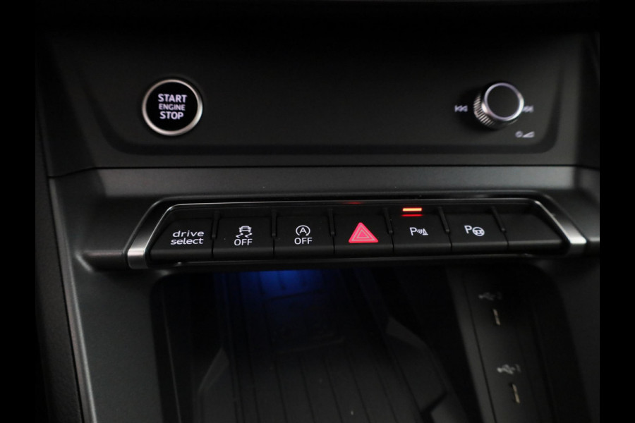 Audi Q3 Sportback 35 TFSI S Edition Competition | Zakelijke financiering 3,99% | Adaptive cruise control | Sonos premium 3d sound | Optiekpakket zwart plus | Ambient verlichting | Keyless |