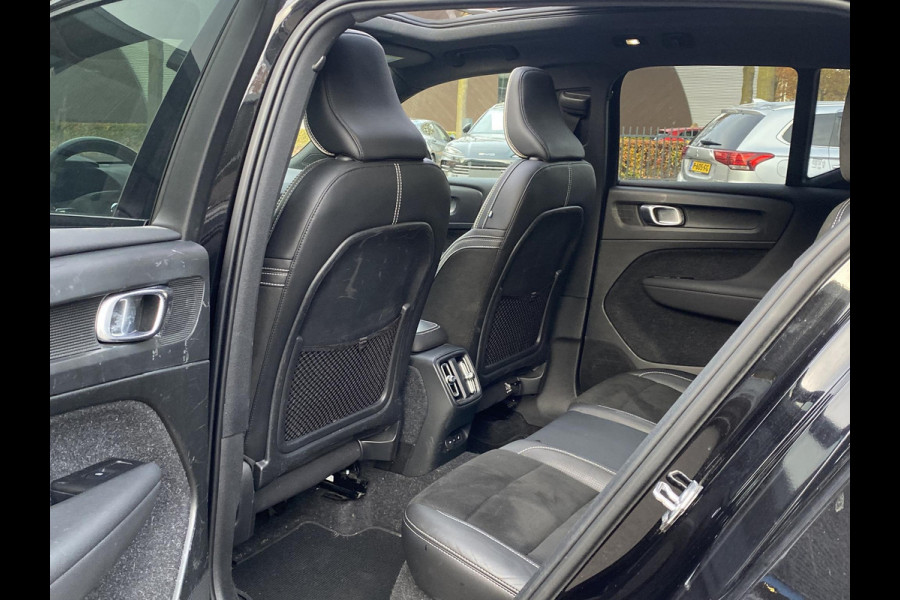 Volvo XC40 Recharge P8 AWD R-Design SOH 92% 1e eigenaar | Origineel NL auto | Pano | Harman Kardon | 360° Camera | Elec. trekhaak | Rijklaar met 12 mnd BOVAG | BTW verrekenbaar