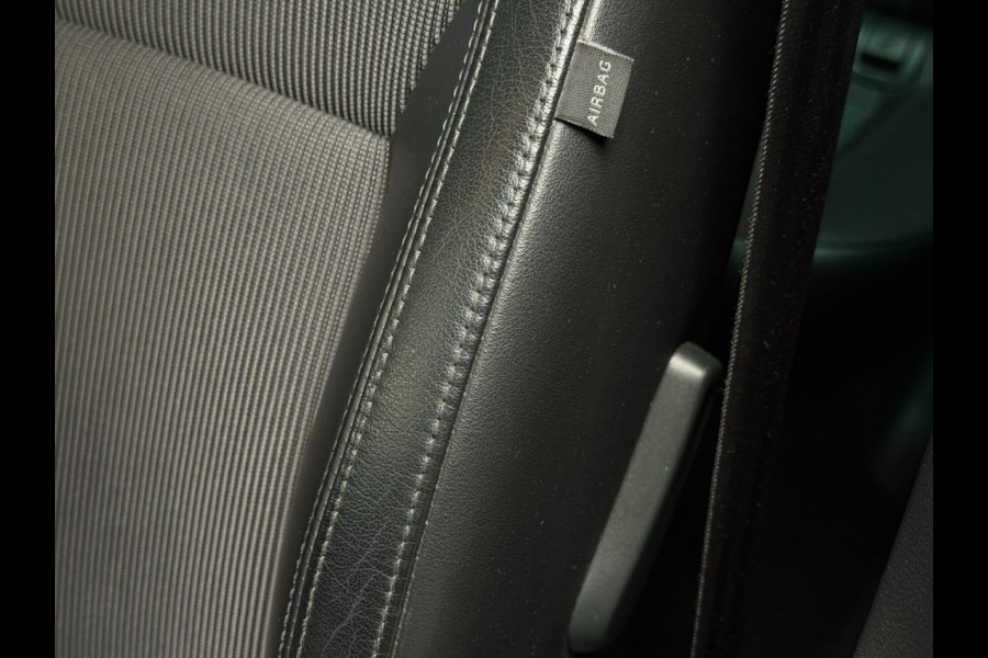 Škoda Octavia Combi 1.5 TSi 150 Pk Automaat Business Edition Climate Controle trekhaak Navigatie Stoelverwarming