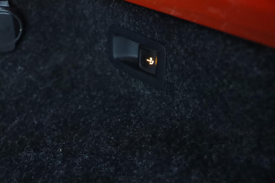 Škoda ENYAQ iV 60|Warmtepomp|Leer|Stoelverwarming|Trekhaak|SOH 92%|