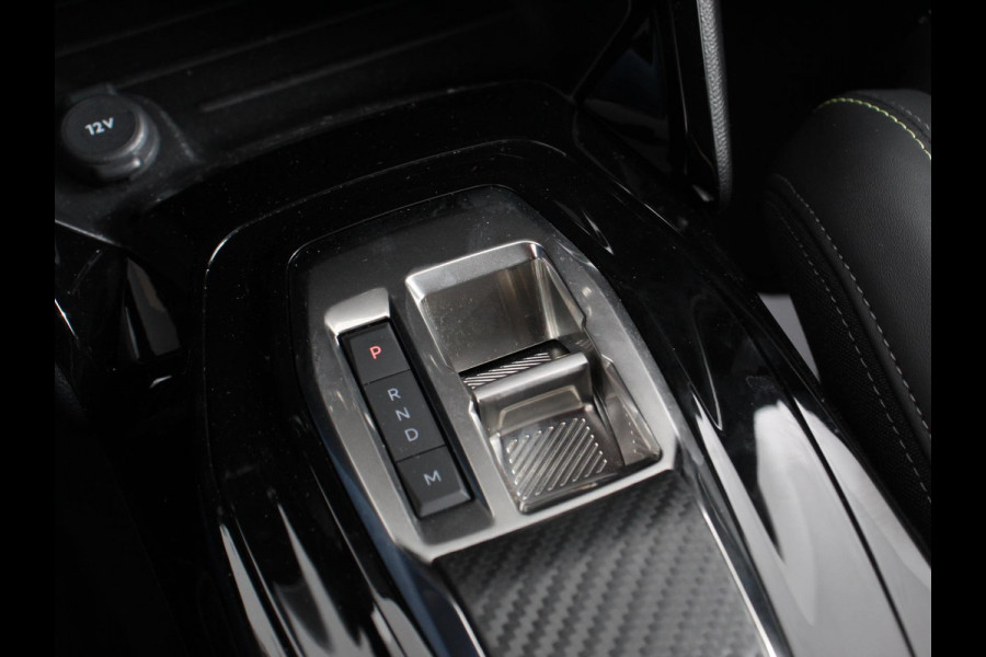 Peugeot 2008 1.2 PureTech 130pk Automaat GT | Climate Control | Camera Achter | Navigatie | Apple Carplay / Android auto | Digitale Cockpit | Velgen 17 inch