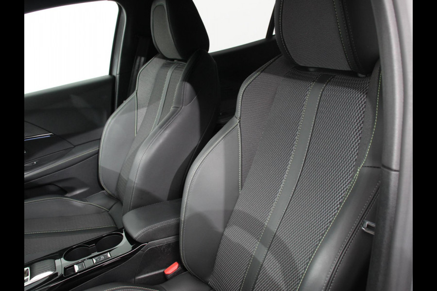 Peugeot 2008 1.2 PureTech 130pk Automaat GT | Climate Control | Camera Achter | Navigatie | Apple Carplay / Android auto | Digitale Cockpit | Velgen 17 inch