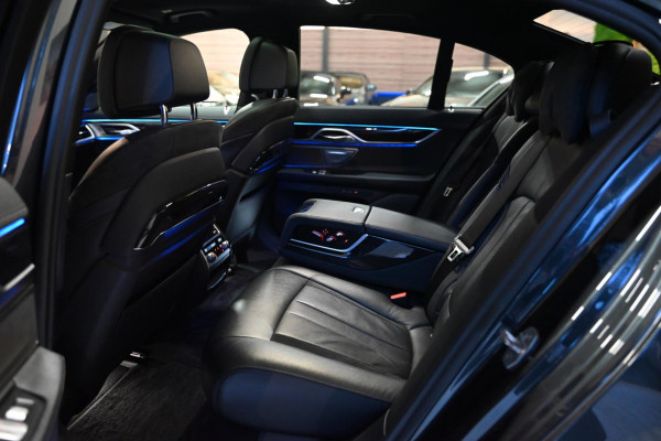 BMW 7 Serie 740e M Sport - 360 Camera - Massage - El. Achterbank - Laser Koplampen - Adaptive Cruise Control - Soft-Close