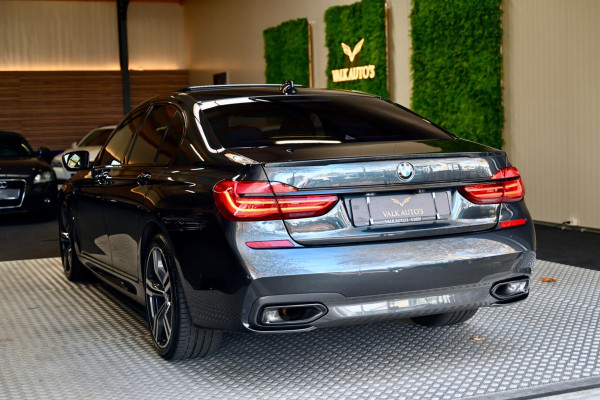 BMW 7 Serie 740e M Sport - 360 Camera - Massage - El. Achterbank - Laser Koplampen - Adaptive Cruise Control - Soft-Close
